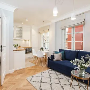 Plac Zamkowy - With View By Renters Apartment